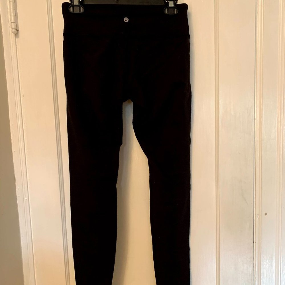Lululemon WunderUnders--Black size 6